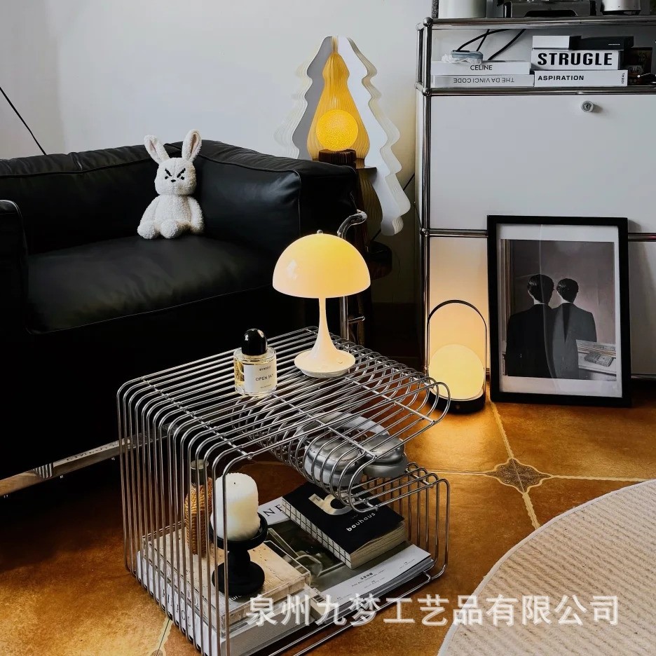 Lighting And Decor Magazine - ชั้นวางหนังสือและนิตยสารสำหรับการค้าต่างประเทศ ดีไซน์สร้างสรรค์ วัสดุโลหะ หรูหรา น้ำหนักเบา เหมาะสำหรับตกแต่งห้องตัวอย่าง