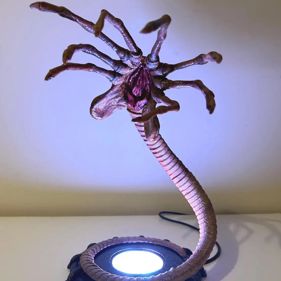 โคมไฟ Alien Facehugger ไฟกลางค - Lighting Decor Ideas บทวิจารณ์และราคา
